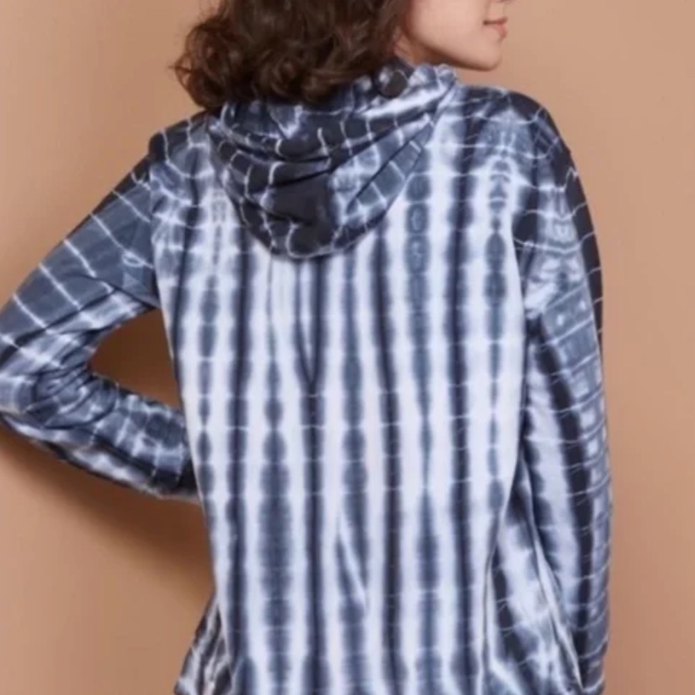 CHASER black white tie dye hoodie, Med. CB2229 - Picture 2 of 6